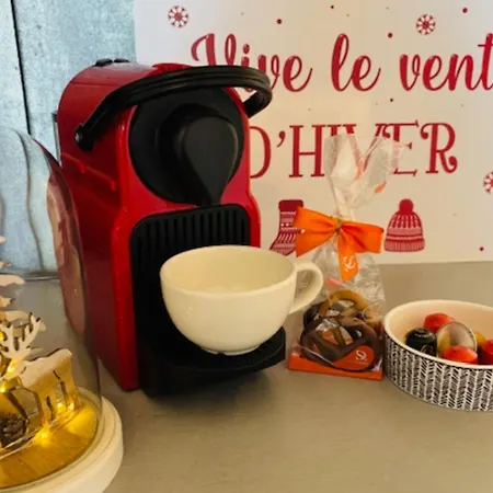 8th Floor With 2 Balconies Apartment