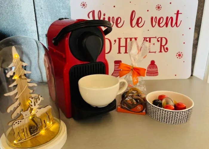 8th Floor With 2 Balconies Apartment