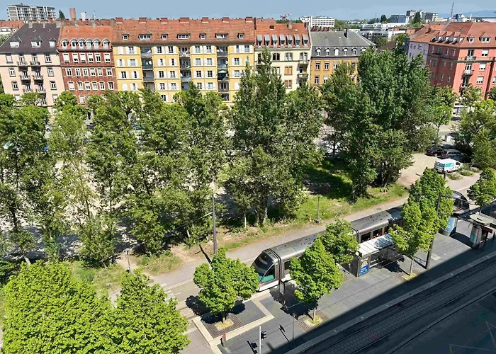 8th Floor With 2 Balconies *