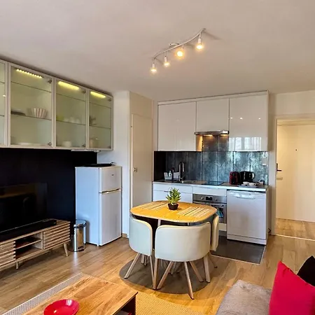 8th Floor With 2 Balconies *